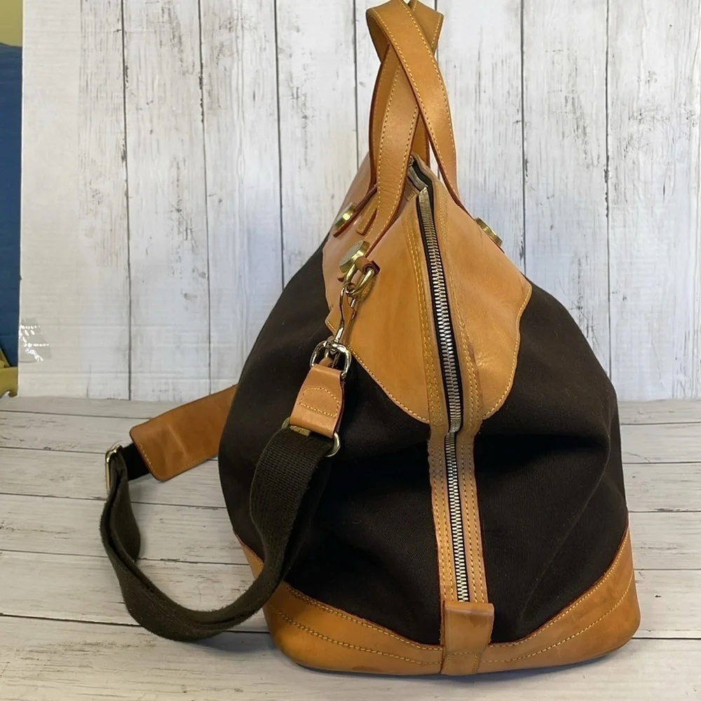 Dooney & Bourke authentic black
